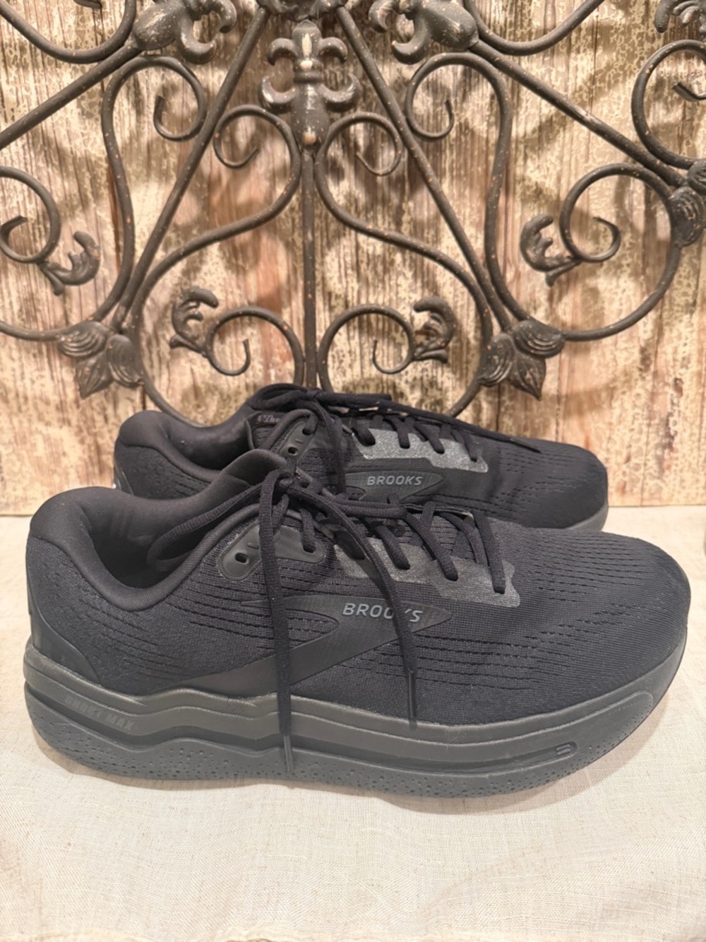 Brooks Ghost Max 2  Men’s Shoes sneaker size 13